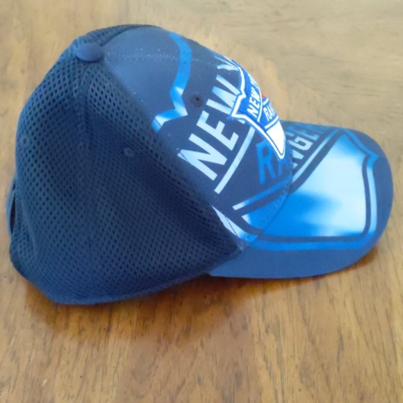 Hat - Picture 4 of 7